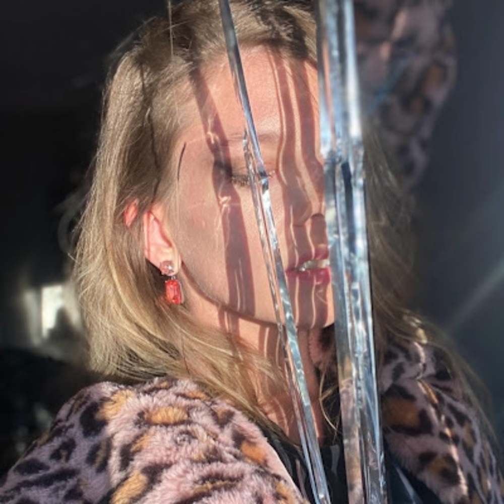 Meet your Posher, Kelly